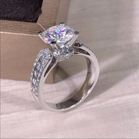 Luxury 925 Silver Beautiful Round Diamond Ring New - Picture 6 of 6